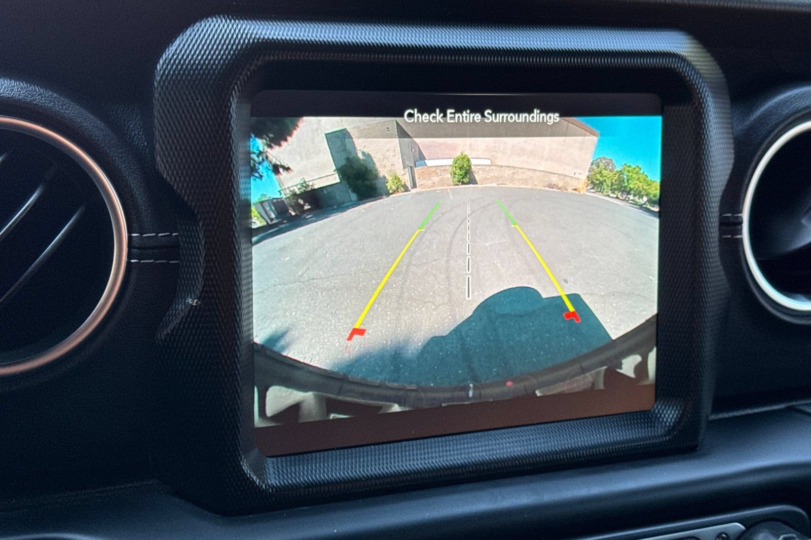 Used 2022 Jeep Wrangler Unlimited Sahara w/ Cold Weather Group AWD/4WD image 19