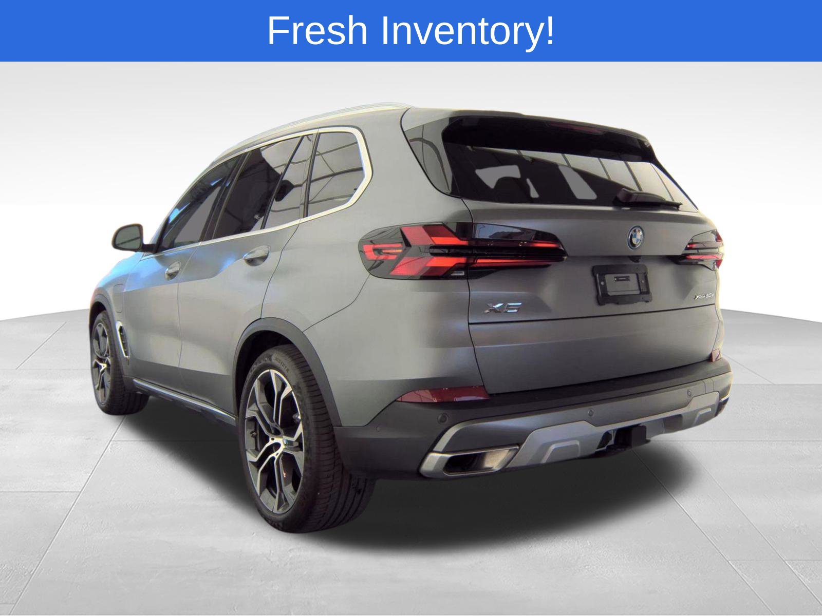 Used 2026 BMW X5 xDrive50e AWD/4WD image 8