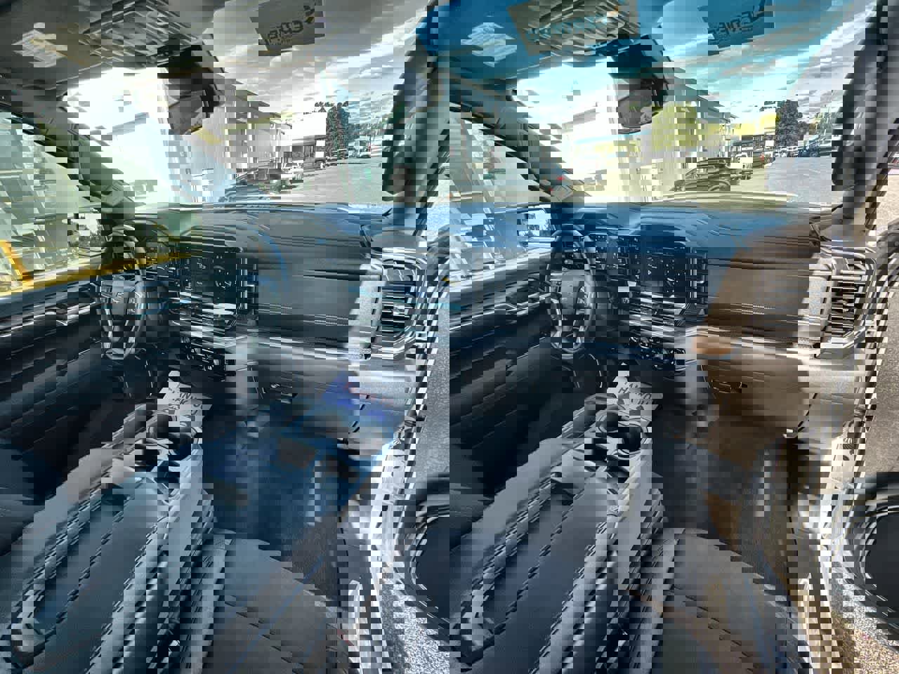 Used 2024 Chevrolet Silverado 1500 RST w/ Z71 Off-Road Package image 27