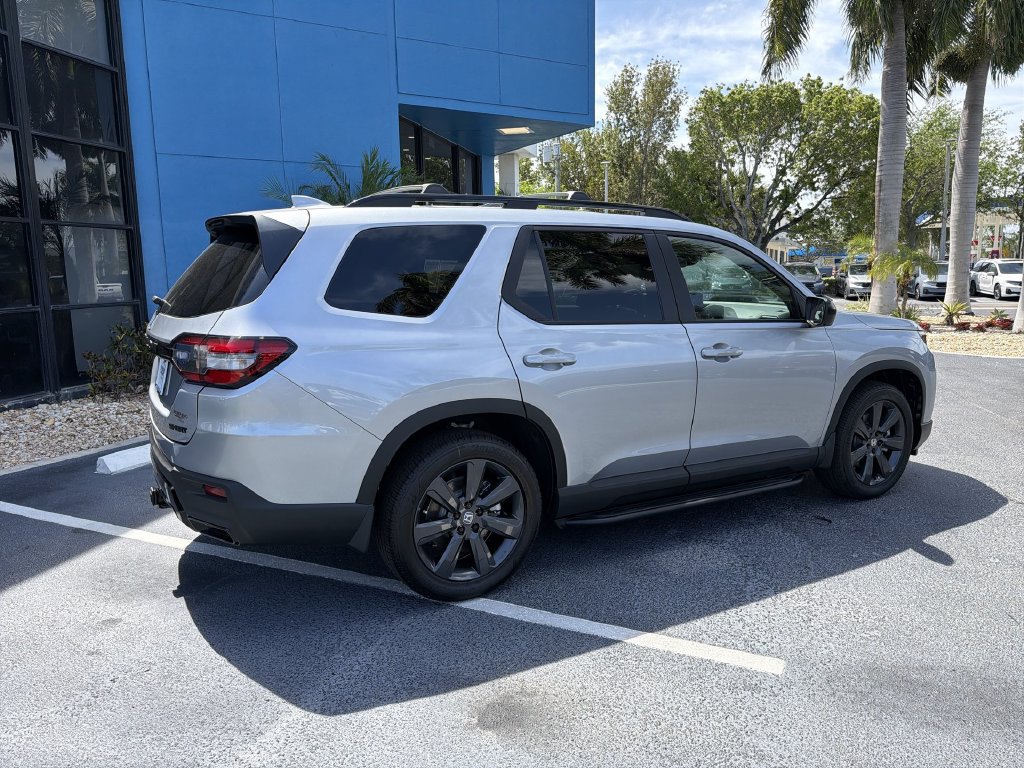 New 2026 Honda Pilot Sport image 8