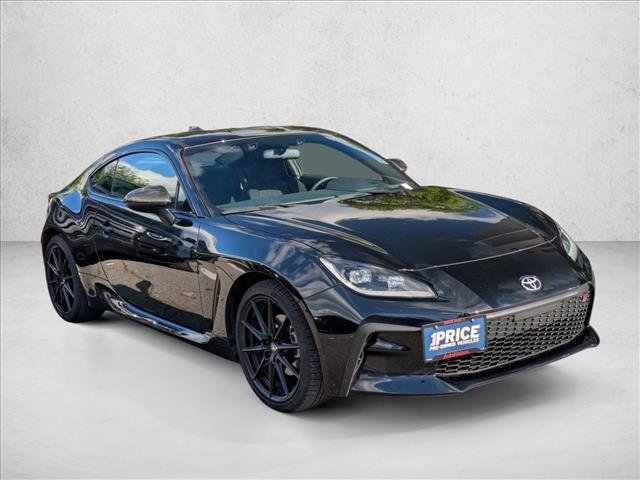 Used 2024 Toyota GR86 RWD image 3
