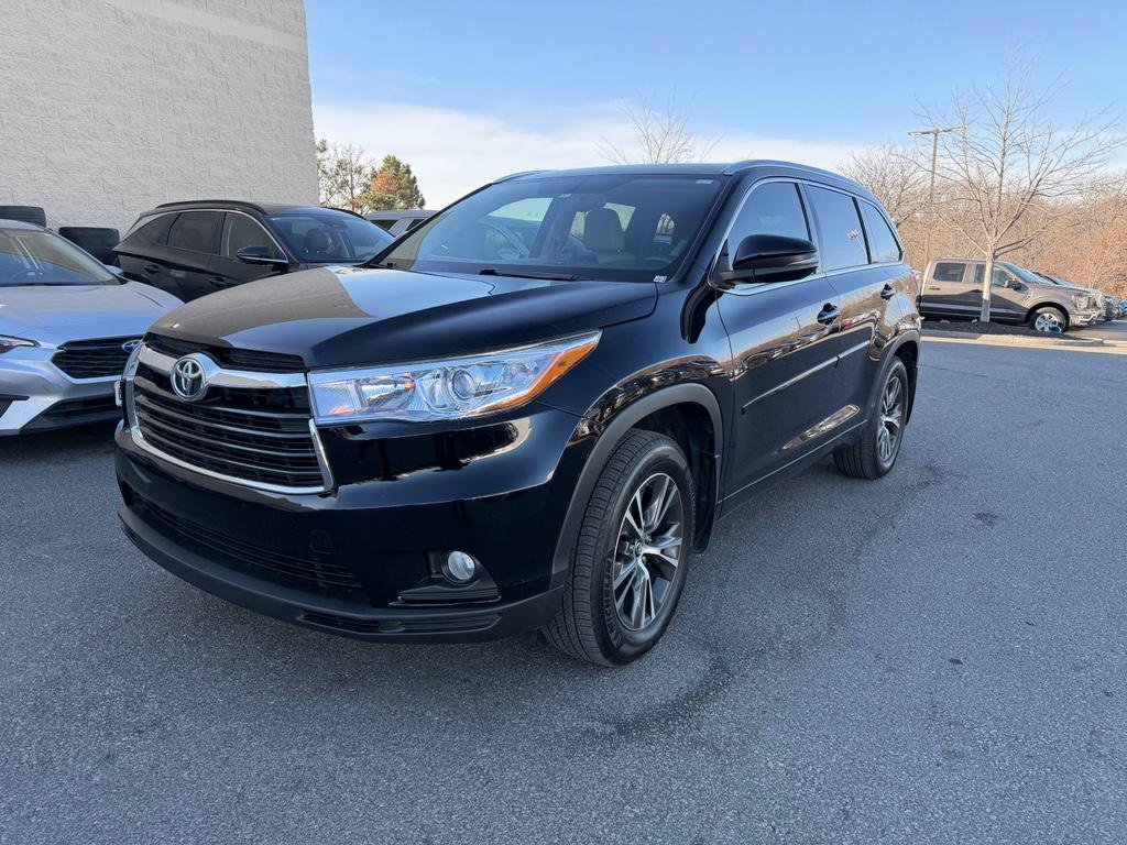 Used 2016 Toyota Highlander XLE image 1