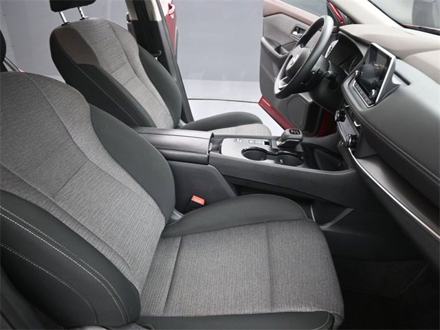 Used 2023 Nissan Rogue SV image 27