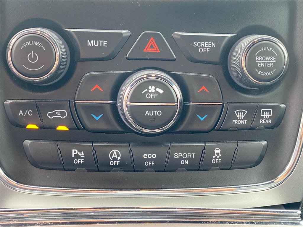 Used 2018 Jeep Grand Cherokee Limited AWD/4WD image 15
