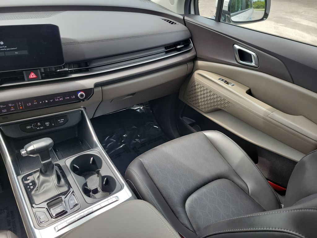 Certified 2025 Kia Carnival EX FWD image 27