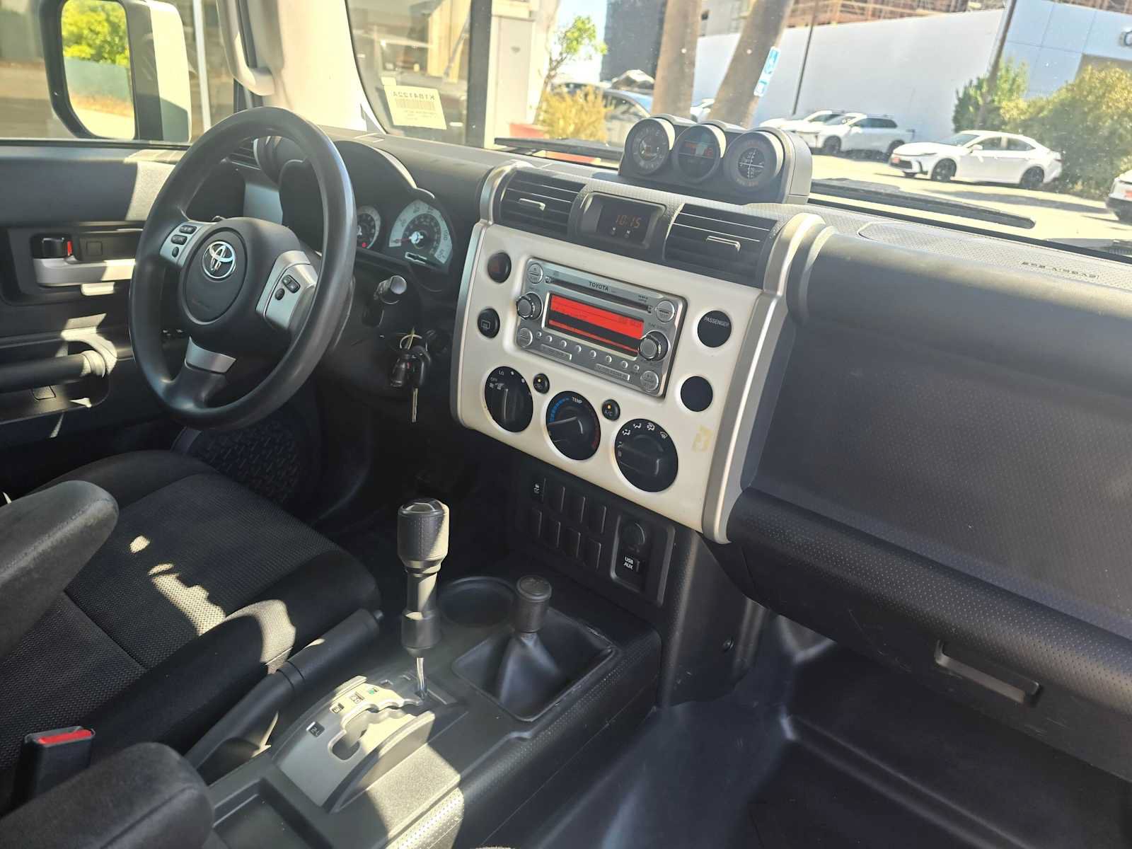 Used 2014 Toyota FJ Cruiser 4WD w/ Convenience Package image 12