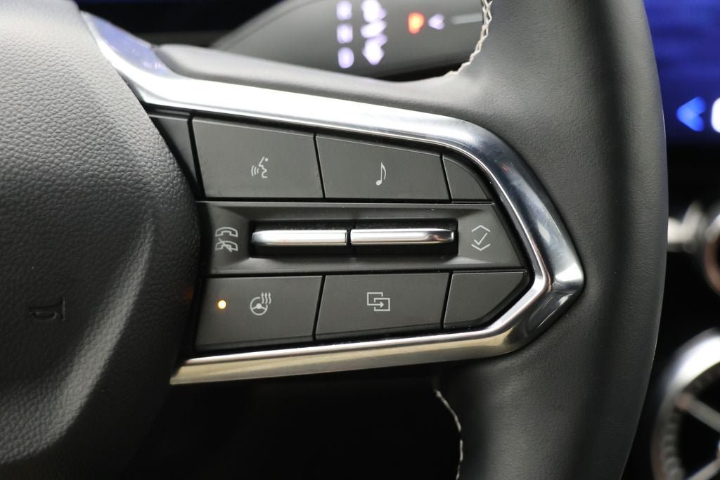 Used 2025 Chevrolet Blazer EV LT AWD/4WD image 19
