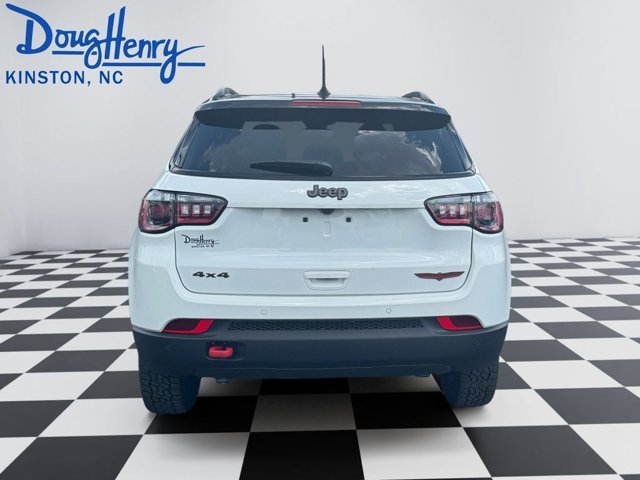 New 2026 Jeep Compass Trailhawk w/ Sun, Sound & Navigation Group AWD/4WD image 4