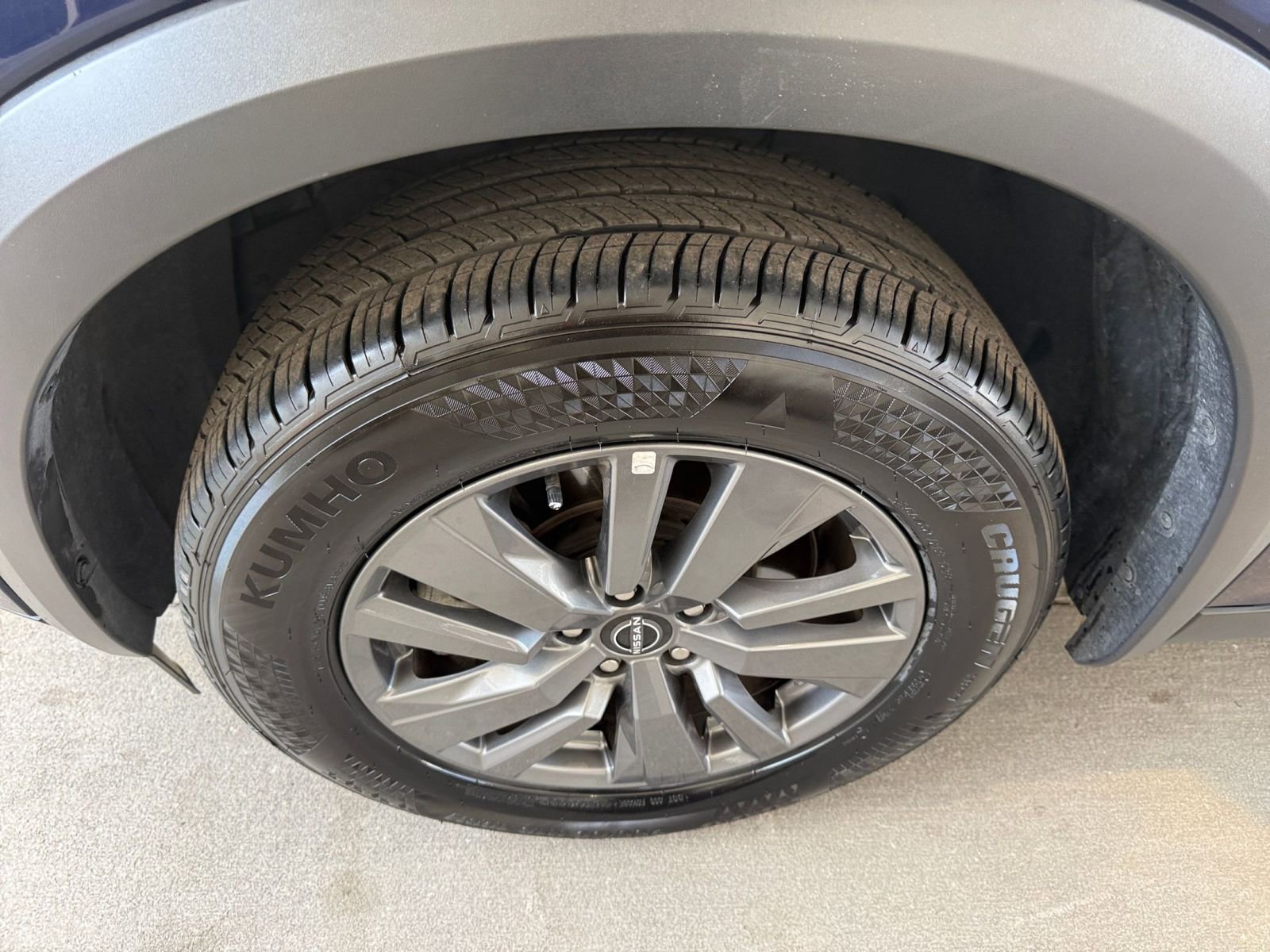 Used 2025 Nissan Pathfinder SV image 33