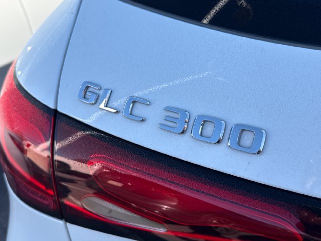 Used 2024 Mercedes-Benz GLC 300 4MATIC image 20