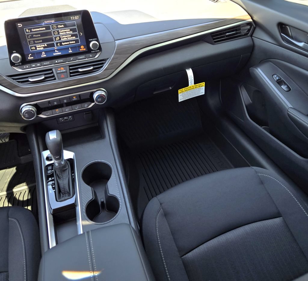New 2026 Nissan Altima 2.5 SV FWD image 12
