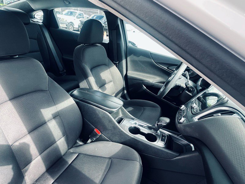 Used 2021 Chevrolet Malibu LT image 14