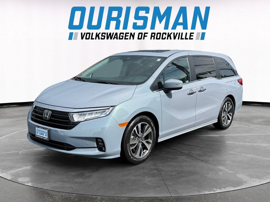 Used 2023 Honda Odyssey Touring image 2