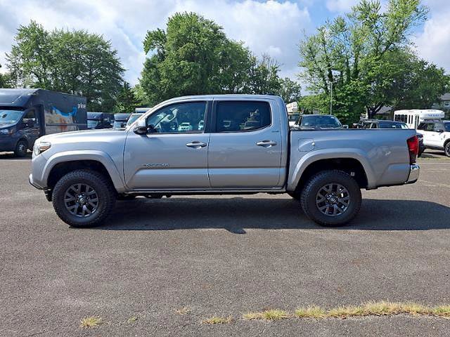 Used 2021 Toyota Tacoma SR5 AWD/4WD image 4