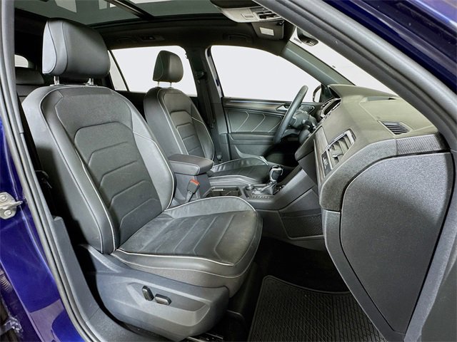 Used 2023 Volkswagen Tiguan SEL R-Line image 28