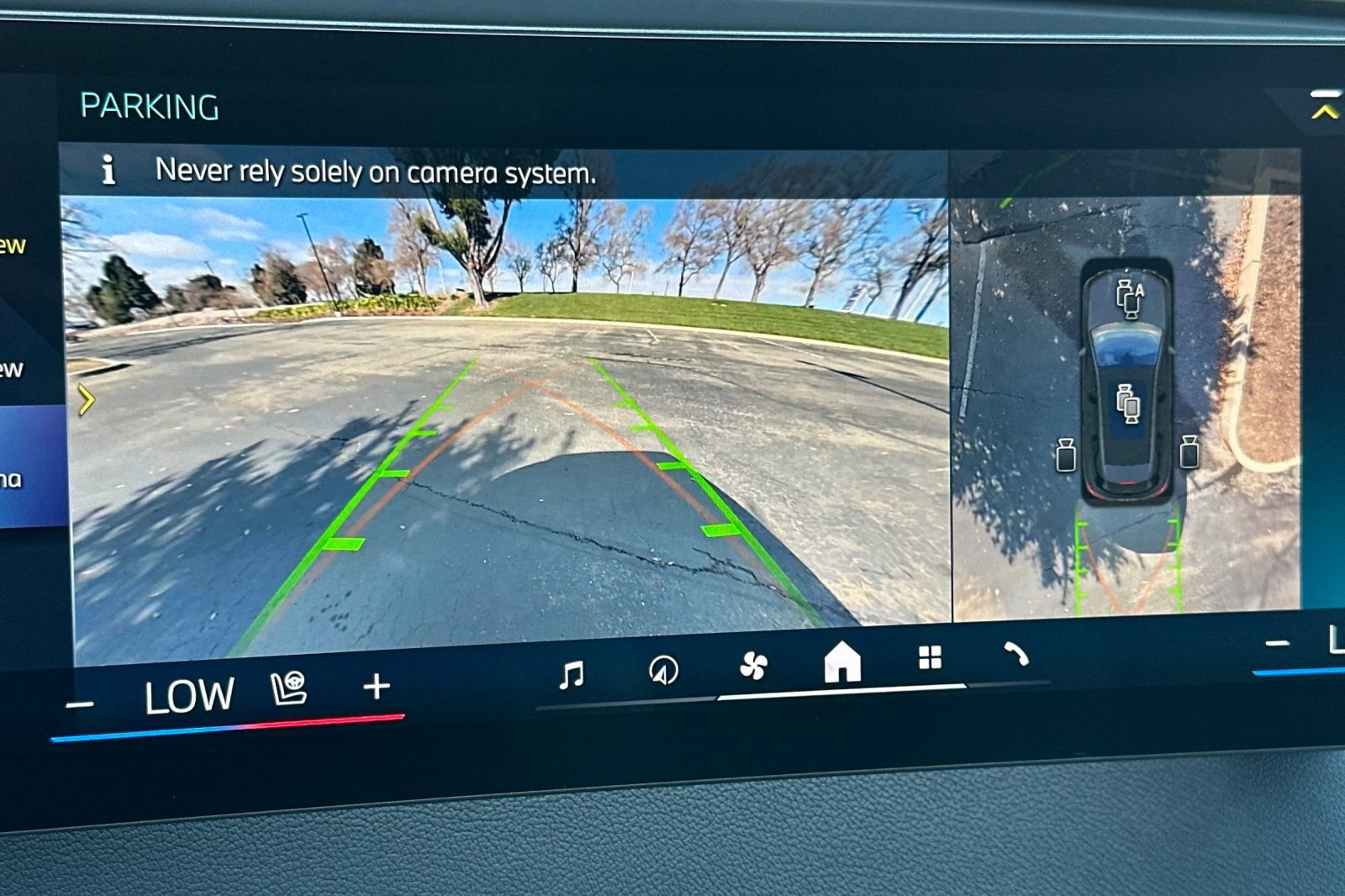 Used 2025 BMW iX xDrive50 image 27