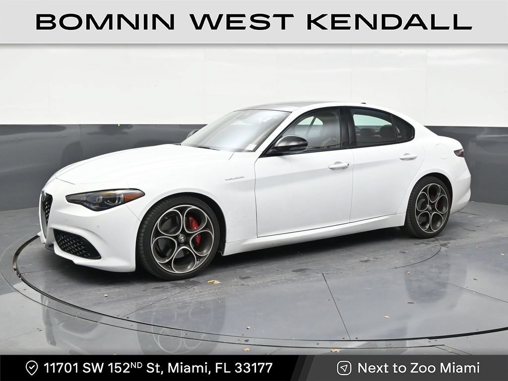Used 2024 Alfa Romeo Giulia Veloce RWD video 1