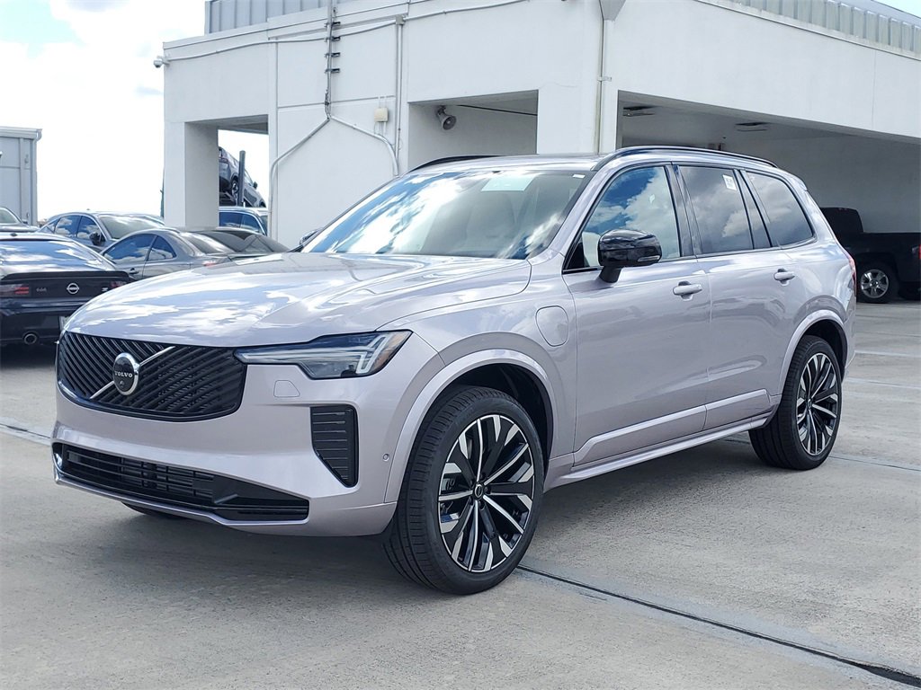 New 2026 Volvo XC90 T8 Ultra w/ Protection Package image 2