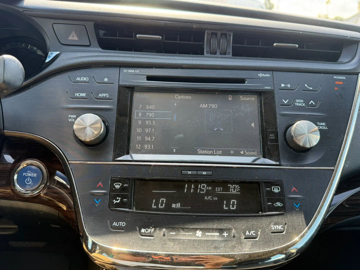 Used 2015 Toyota Avalon XLE Premium FWD image 25