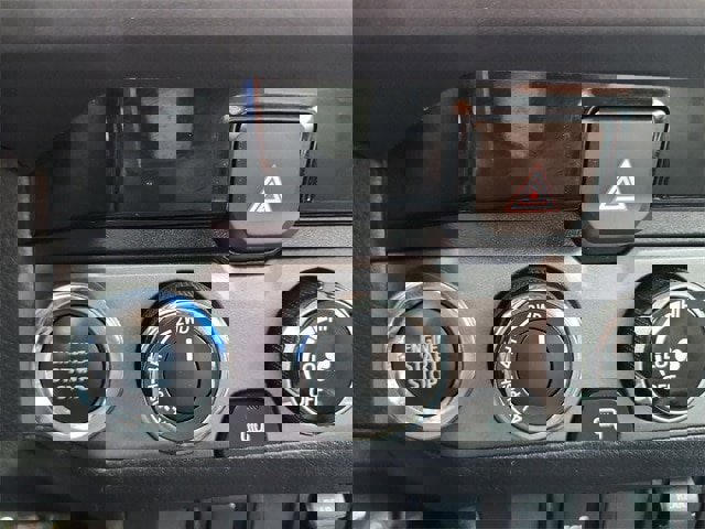 Used 2018 Toyota Tacoma TRD Sport image 22