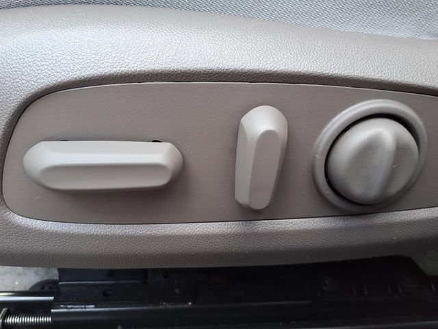 Used 2025 Chevrolet Malibu LT FWD image 13