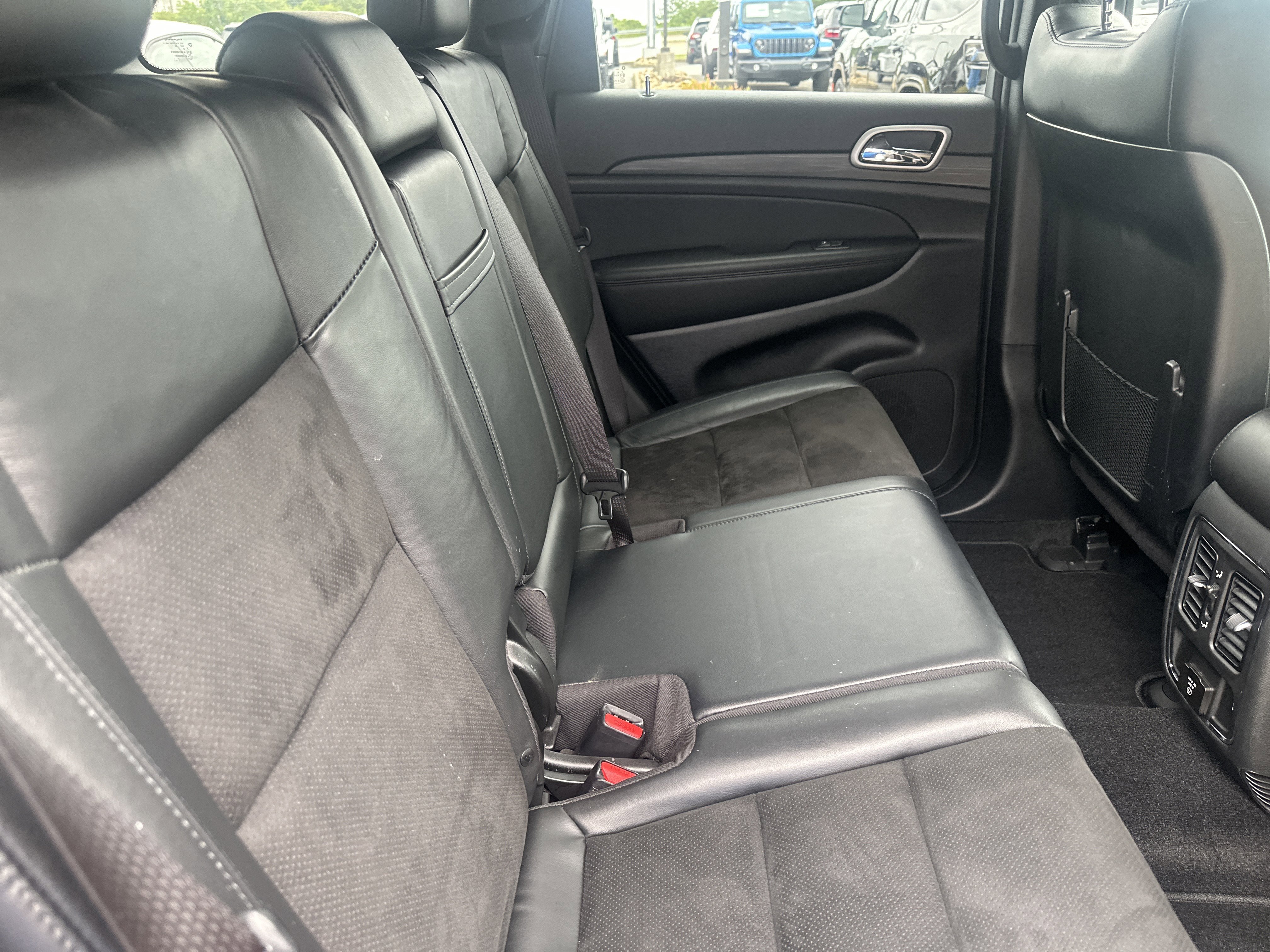 Used 2022 Jeep Grand Cherokee Laredo X AWD/4WD image 29