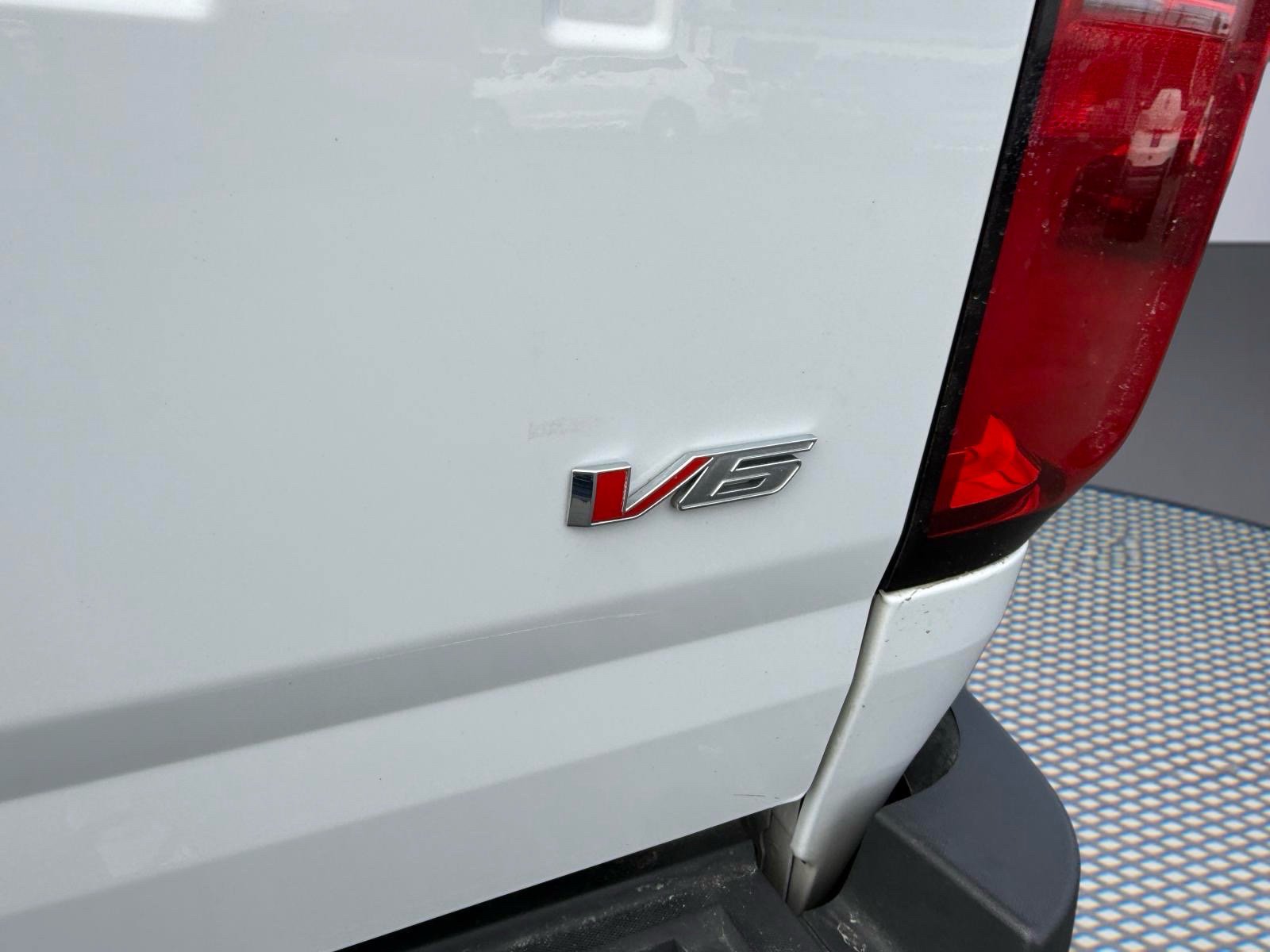 Used 2022 Chevrolet Colorado LT w/ Safety Package AWD/4WD image 8
