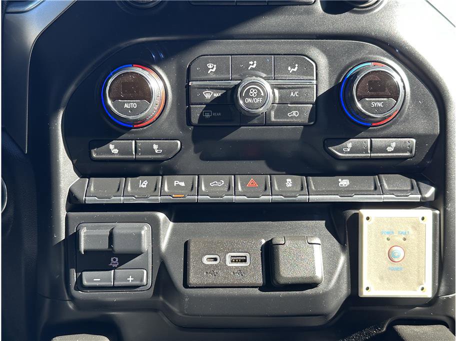 Used 2021 Chevrolet Silverado 2500 LT w/ Convenience Package image 25