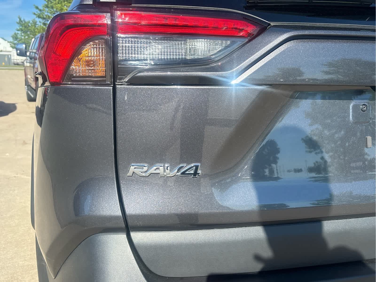 Used 2022 Toyota RAV4 XLE Premium AWD/4WD image 15