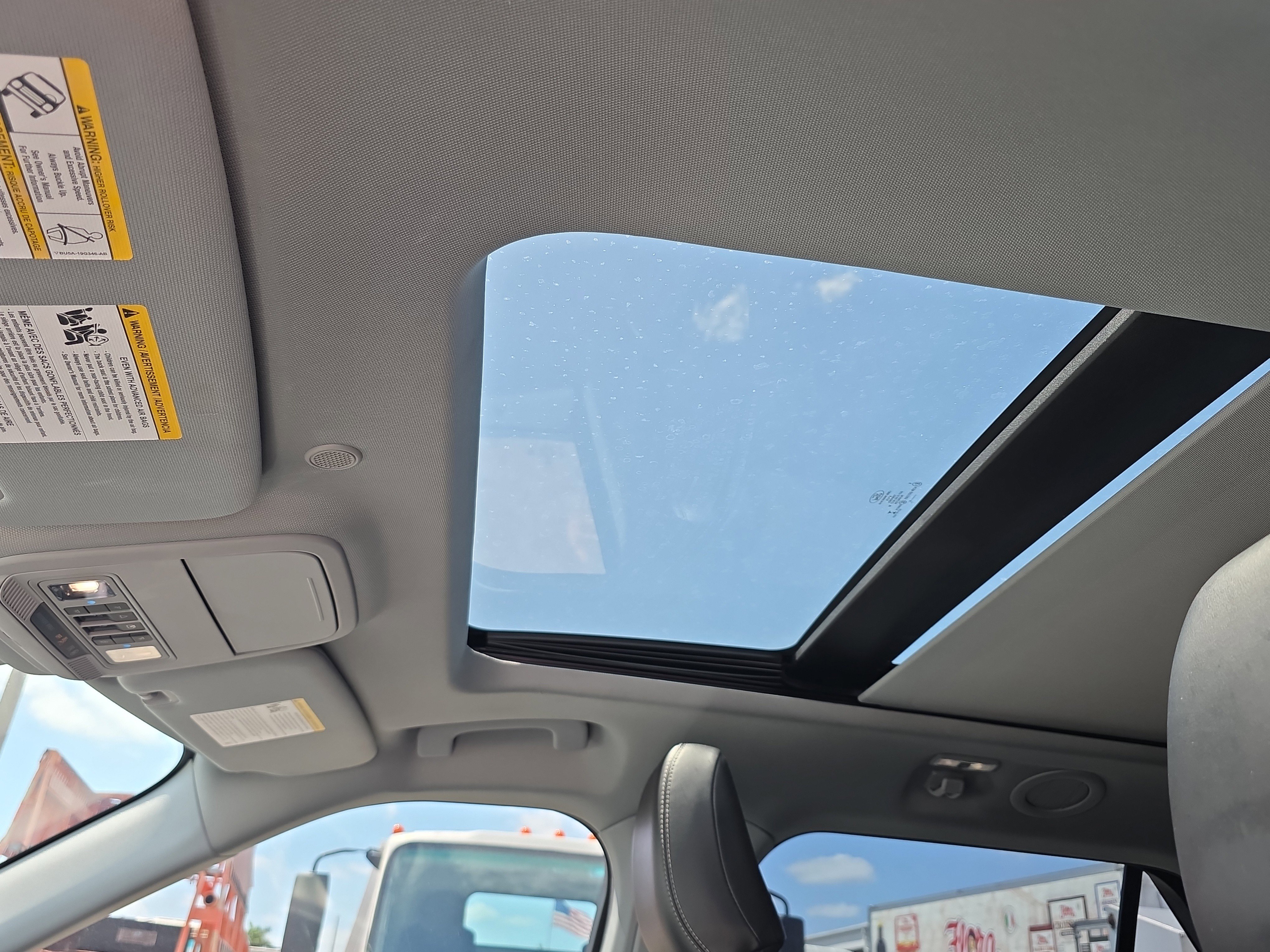 Used 2022 Ford Explorer XLT w/ Equipment Group 202A RWD image 25