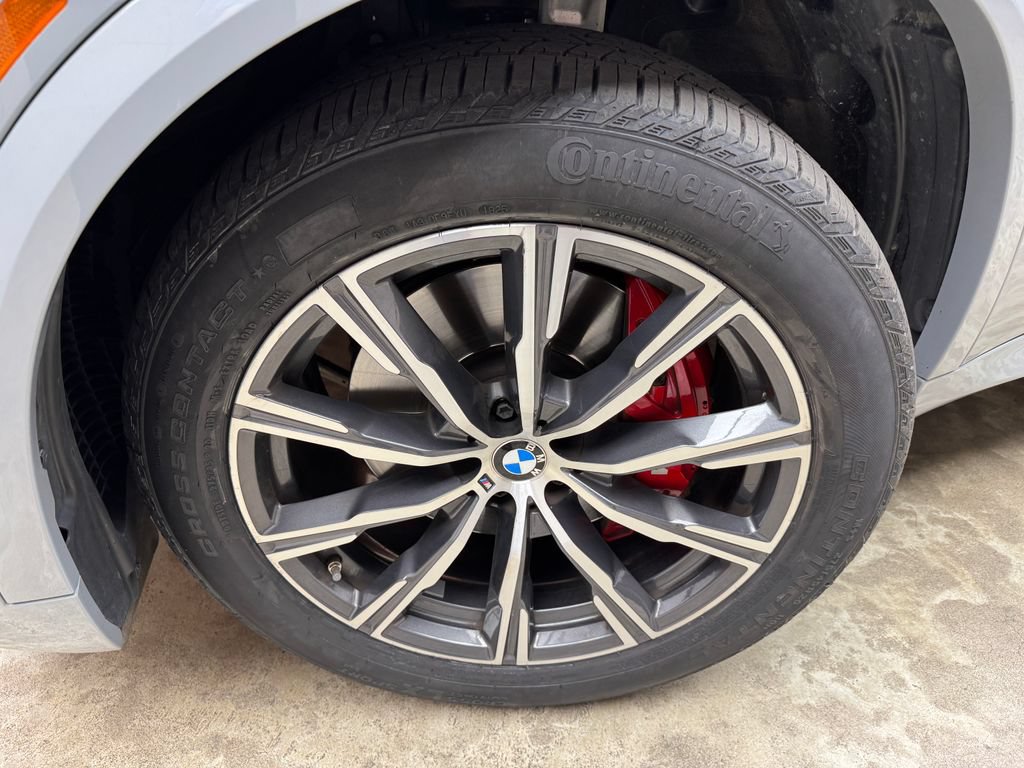 Used 2024 BMW X5 xDrive40i w/ M Sport Package AWD/4WD image 31