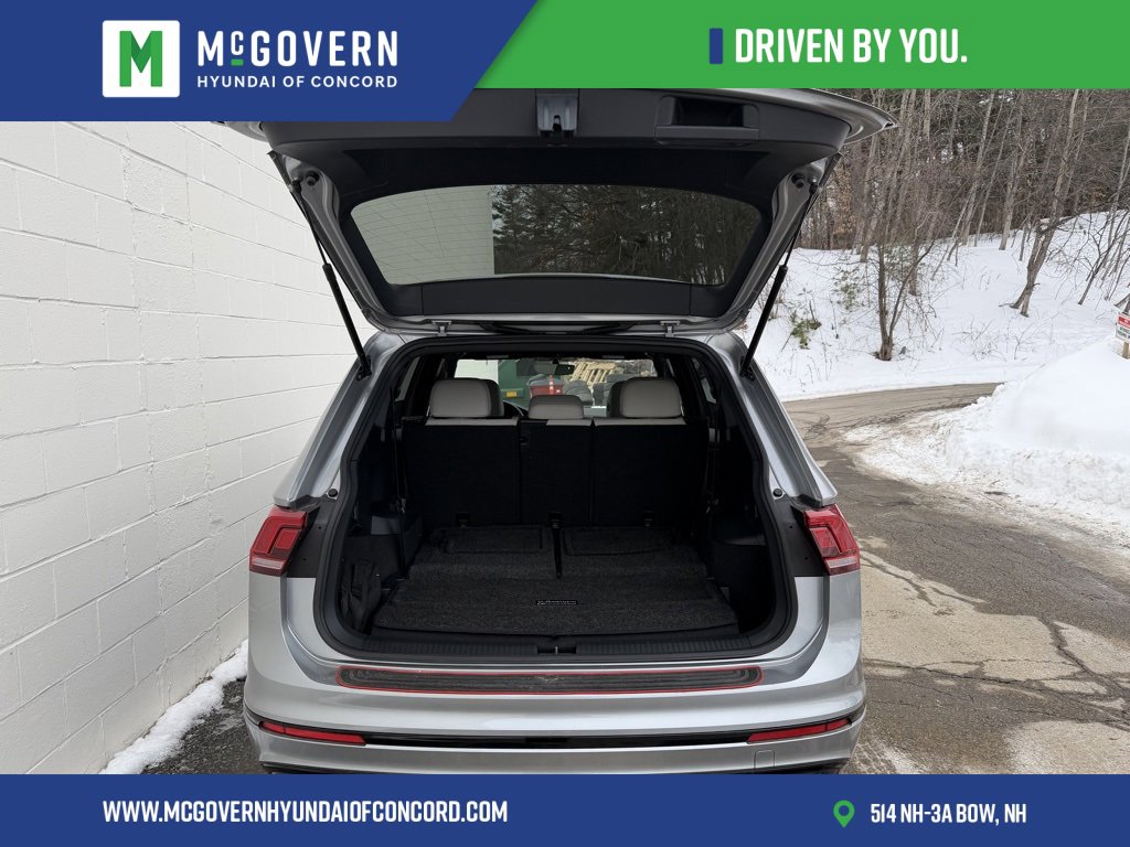 Used 2020 Volkswagen Tiguan SE R-Line w/ 3rd Row Seat Package image 25