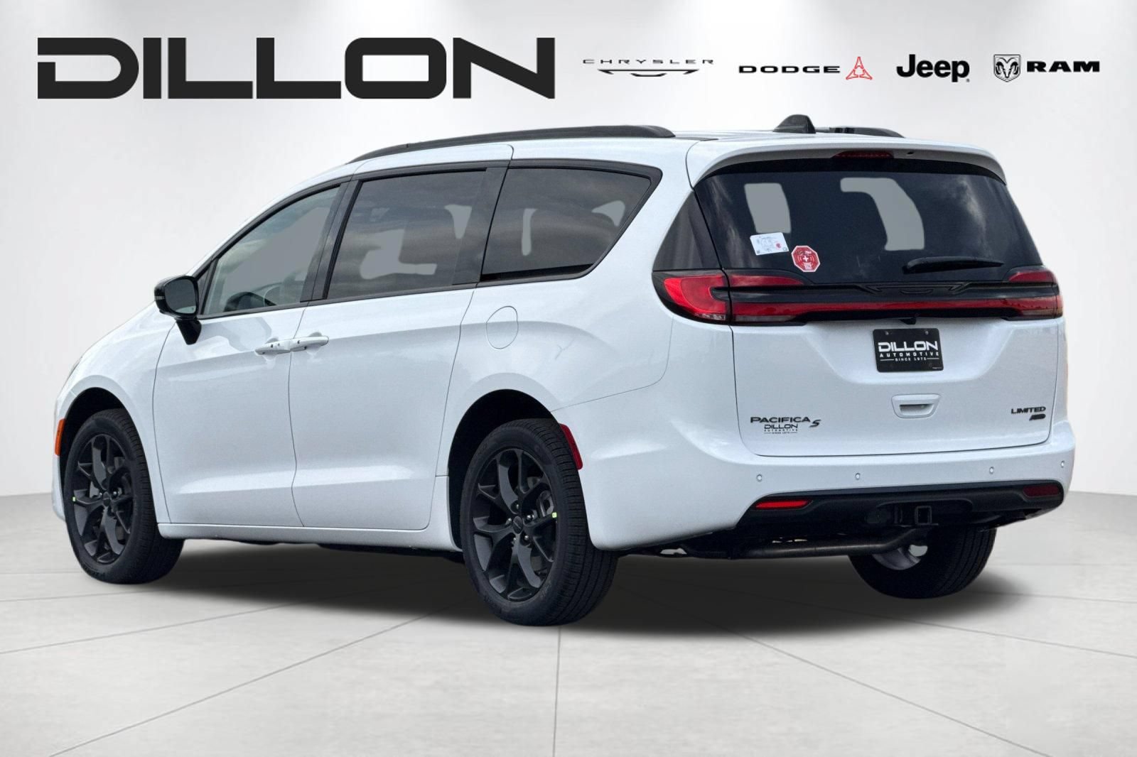 New 2027 Chrysler Pacifica Limited AWD/4WD image 5