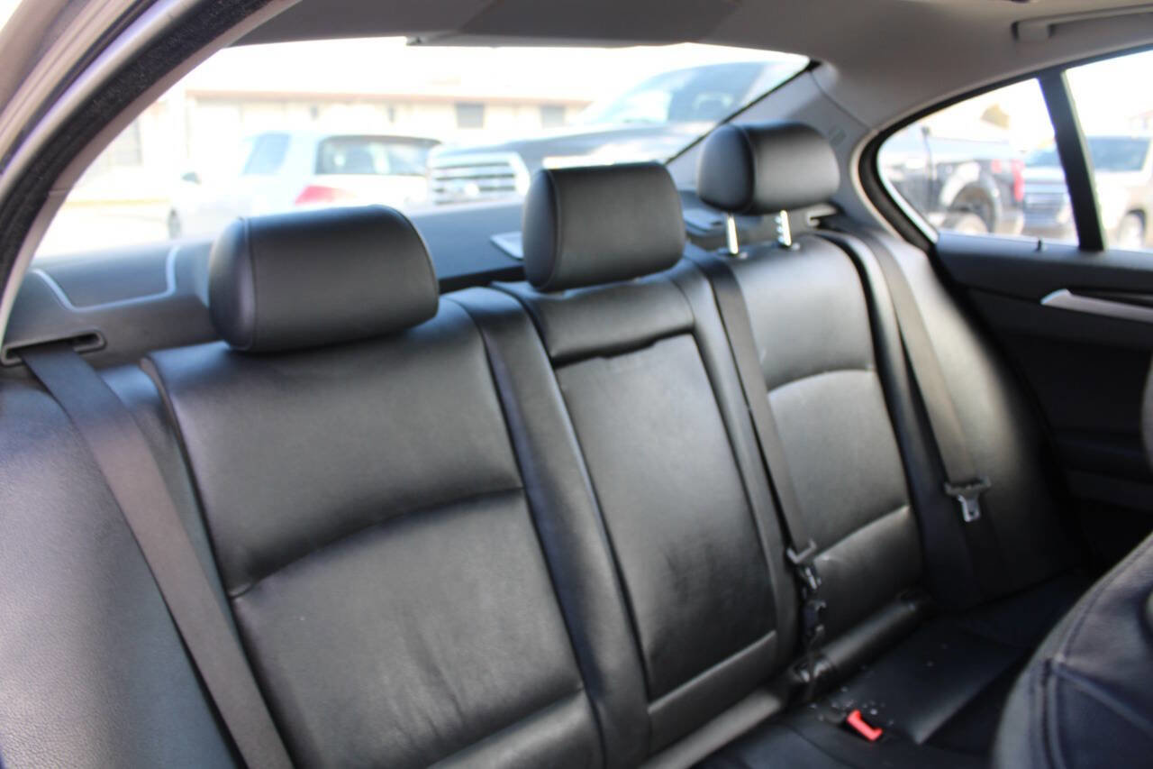 Used 2016 BMW 528i xDrive Sedan AWD/4WD image 11