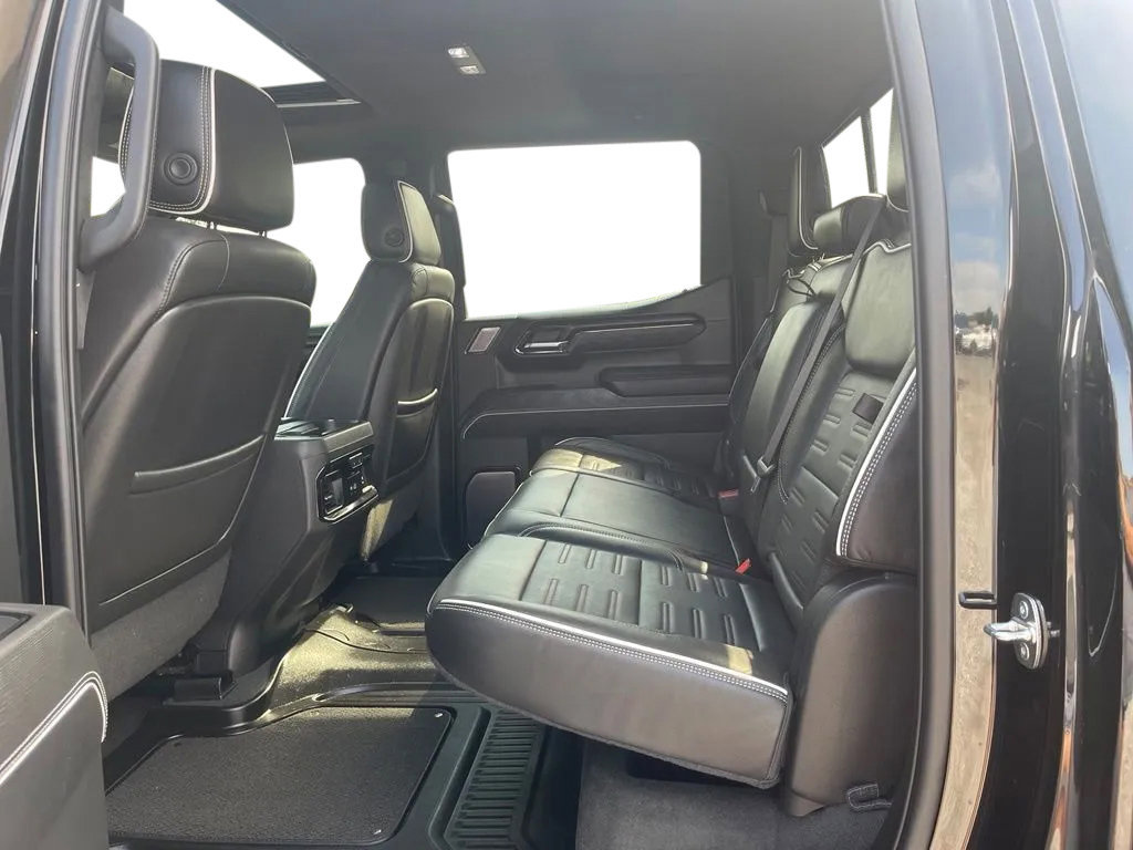 Used 2023 GMC Sierra 1500 AT4X AWD/4WD image 17