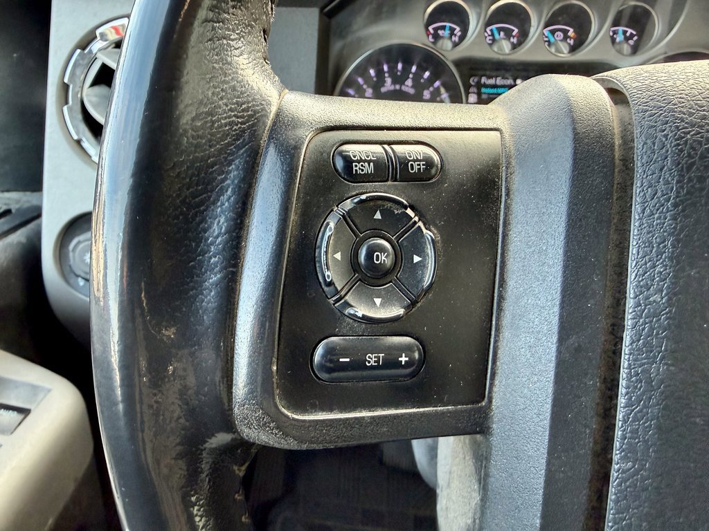 Used 2013 Ford F350 Lariat w/ Lariat Interior Pkg image 17