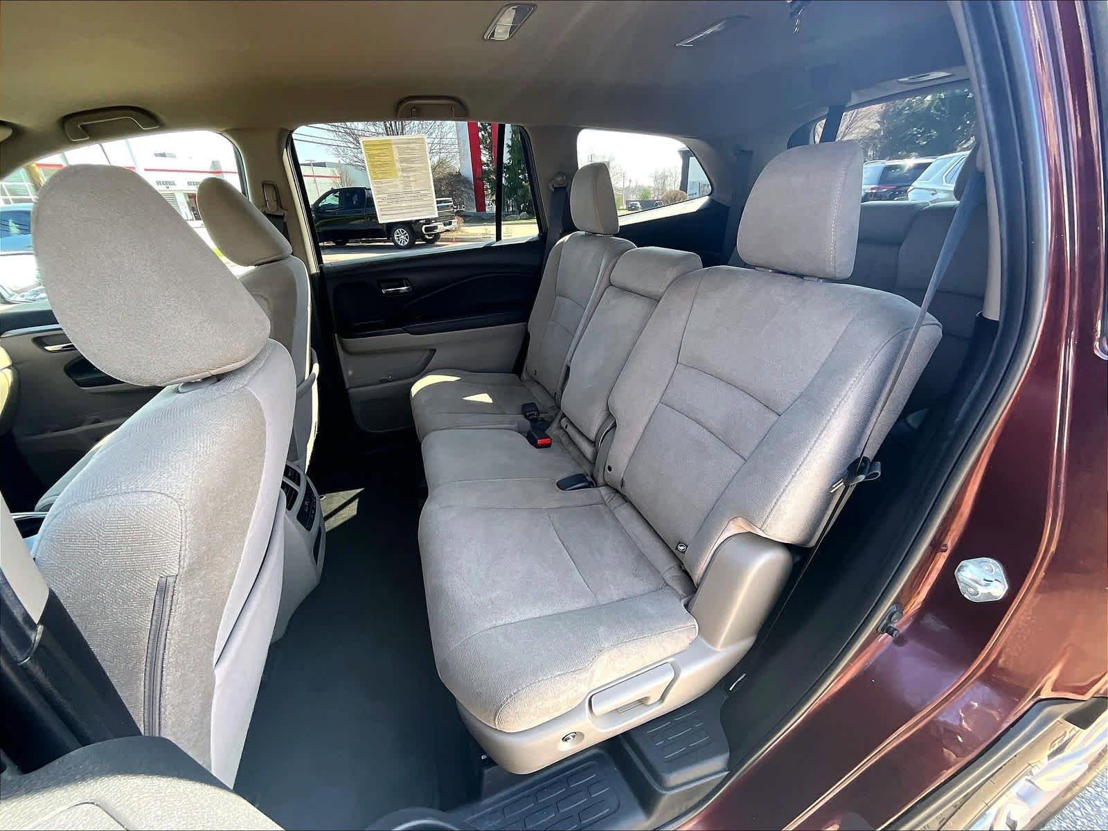 Used 2021 Honda Pilot EX image 15