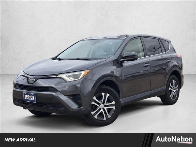 Used 2018 Toyota RAV4 LE image 1