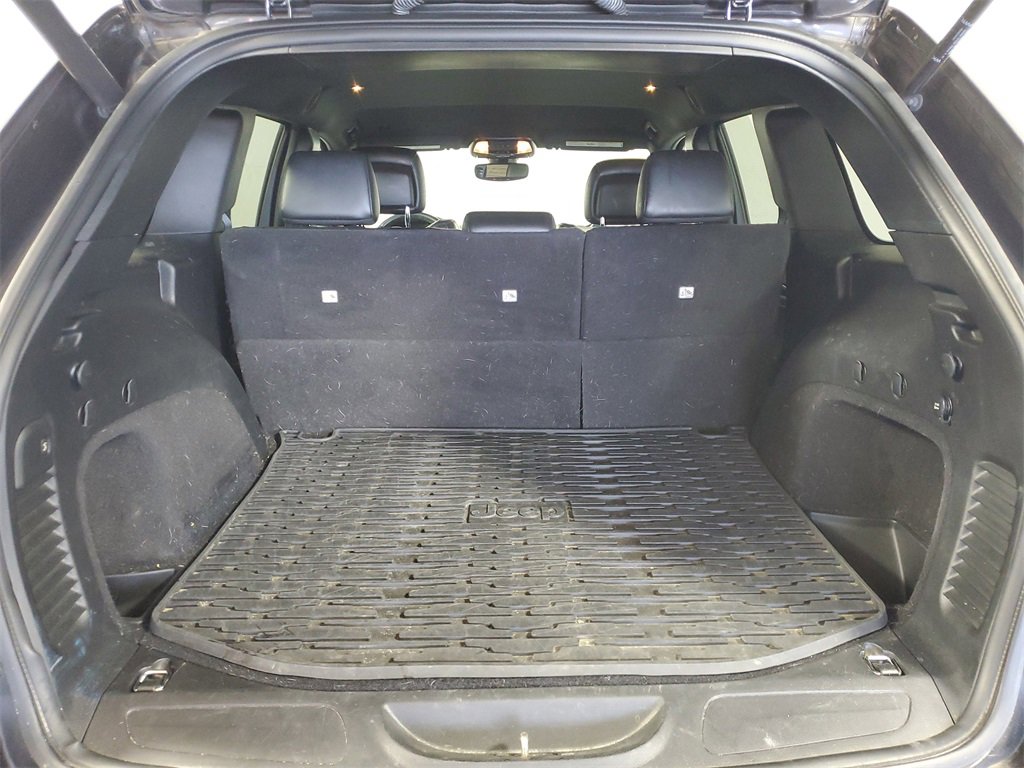 Used 2019 Jeep Grand Cherokee Altitude image 23