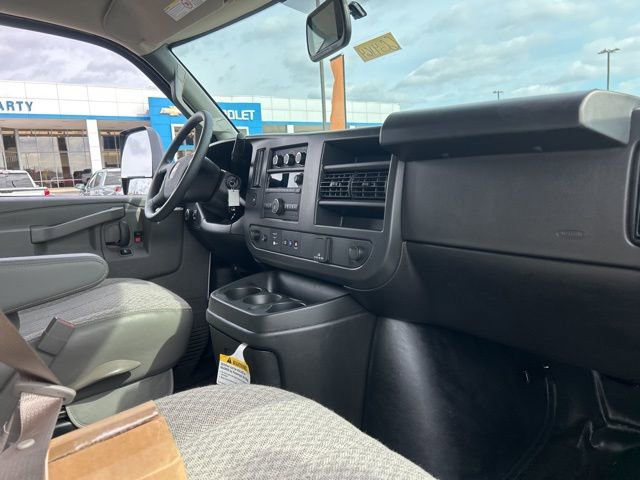 New 2026 Chevrolet Express 4500 w/ Power Convenience Package RWD image 27