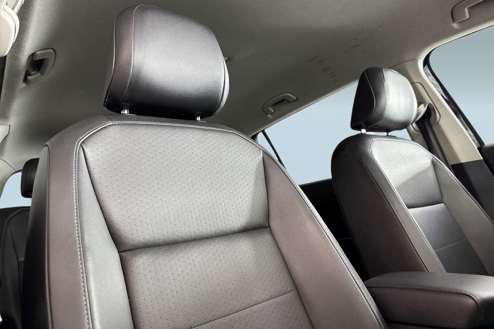 Used 2019 Volkswagen Tiguan SE AWD/4WD image 30
