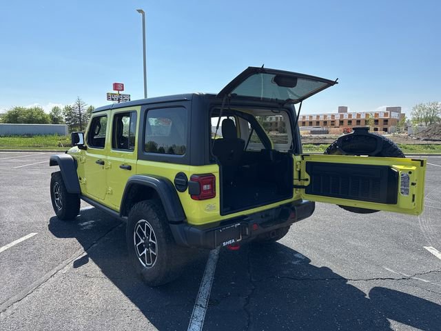 Used 2024 Jeep Wrangler Rubicon image 11