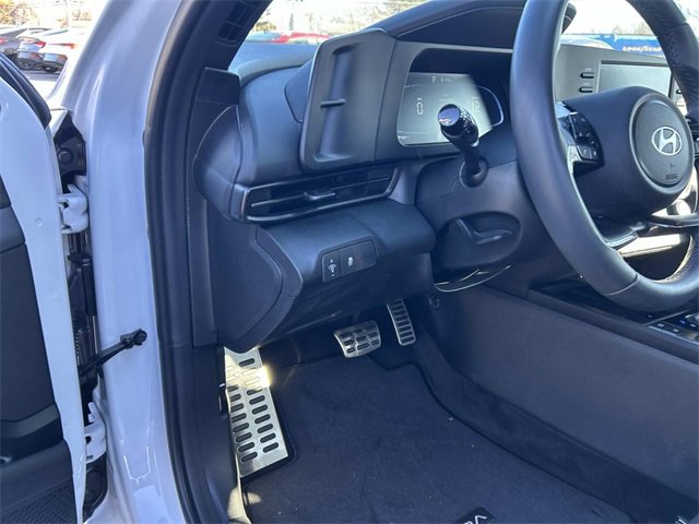 Used 2025 Hyundai Elantra Sport image 19