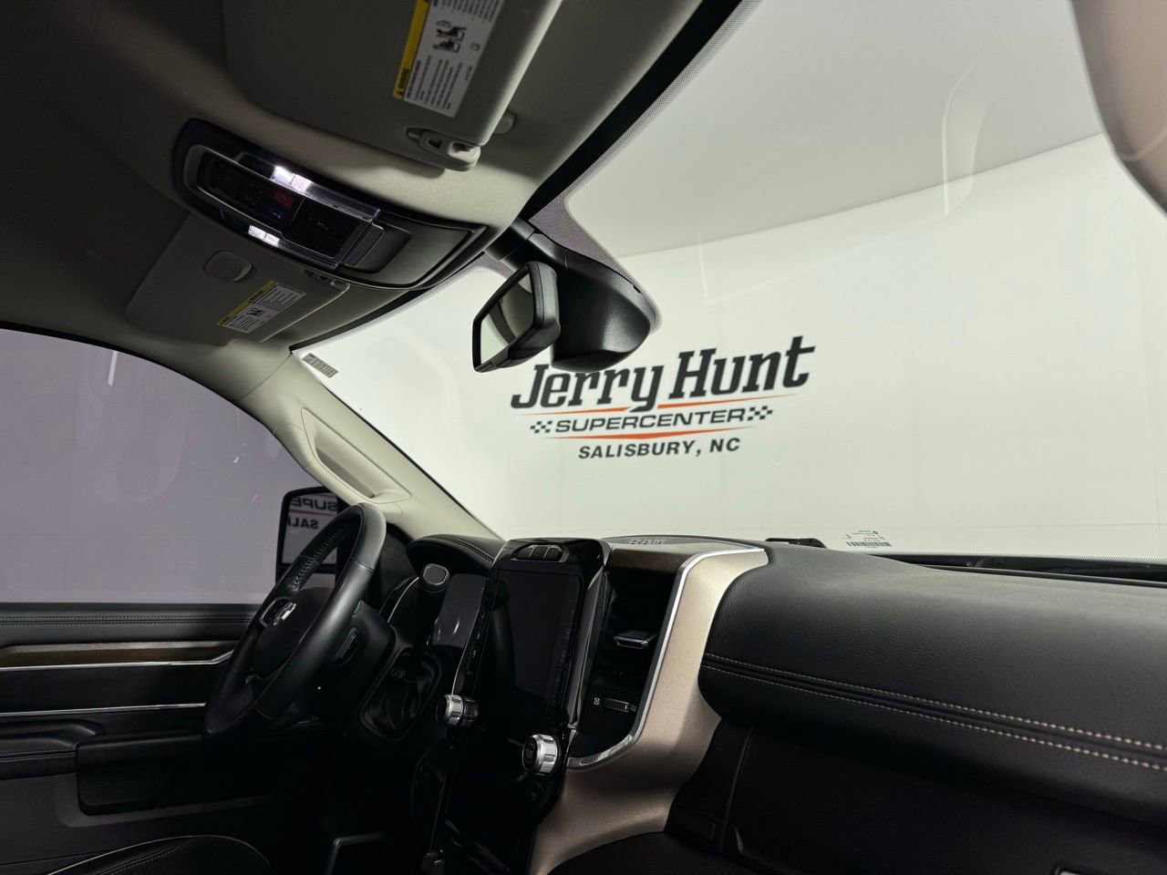 Used 2024 RAM 2500 Laramie image 33