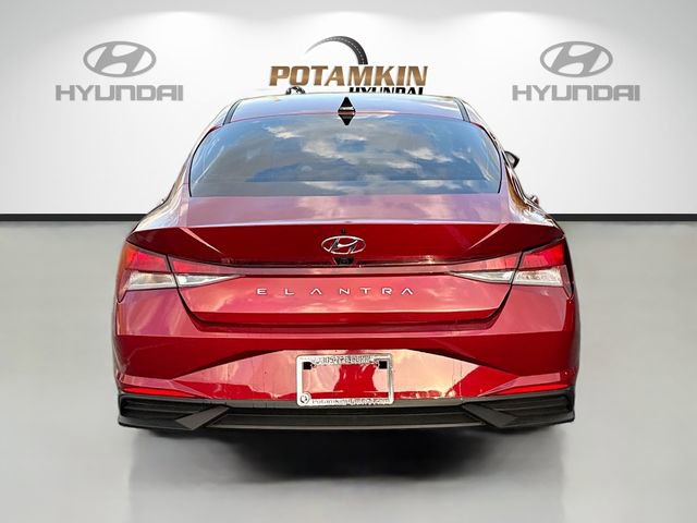 Used 2023 Hyundai Elantra SEL w/ Convenience Package image 6