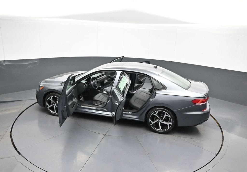 Used 2021 Volkswagen Passat 2.0T R-Line image 43