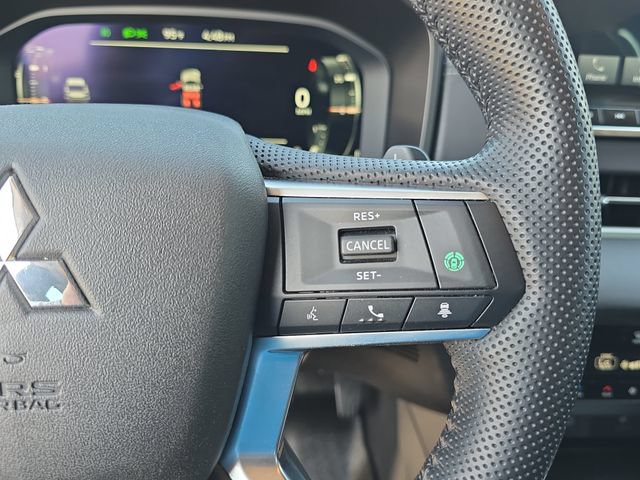 Used 2023 Mitsubishi Outlander 4WD Plug-In Hybrid image 19