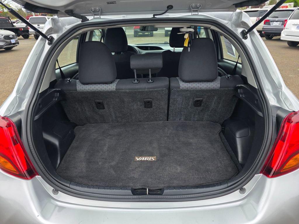 Used 2016 Toyota Yaris L image 15