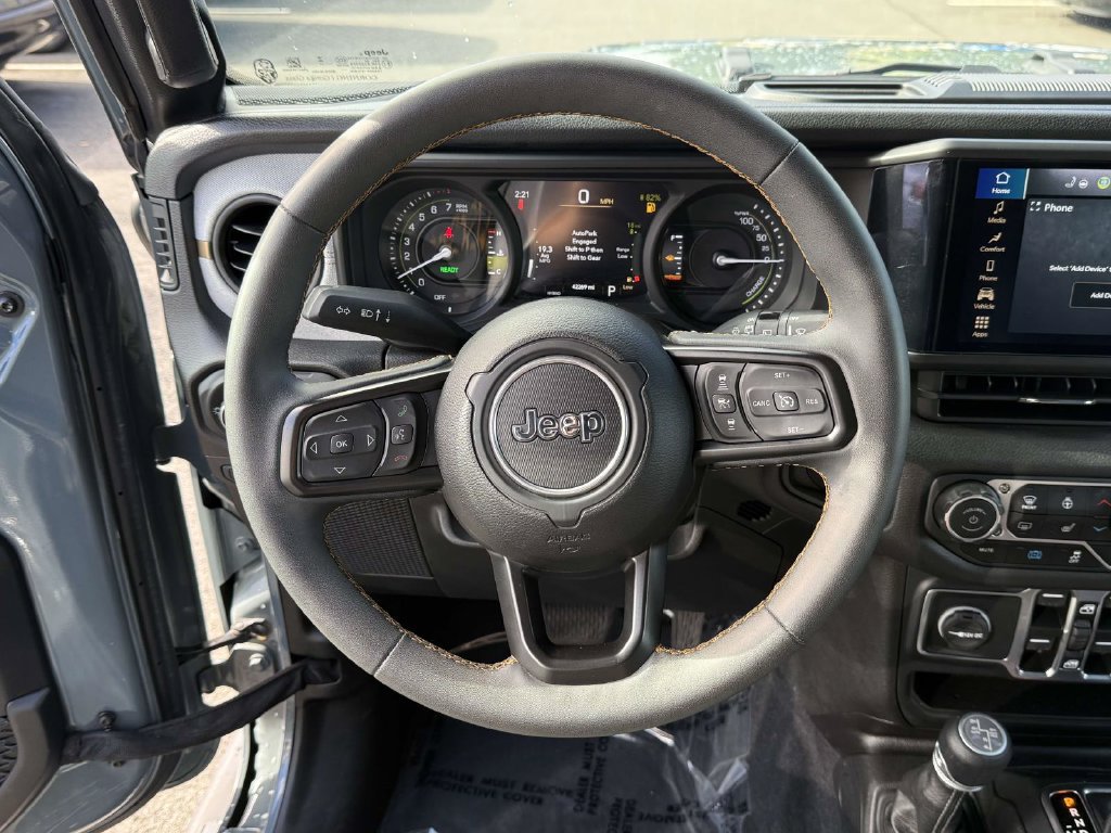 Used 2024 Jeep Wrangler Unlimited AWD/4WD image 17