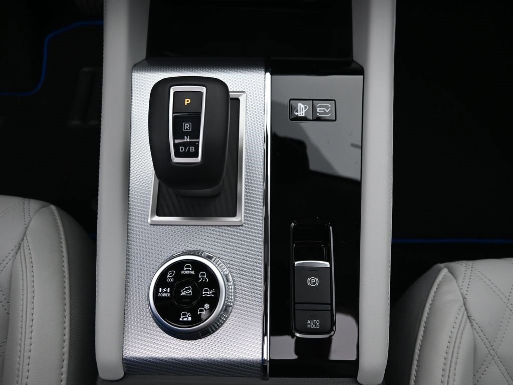 New 2025 Mitsubishi Outlander SEL image 21
